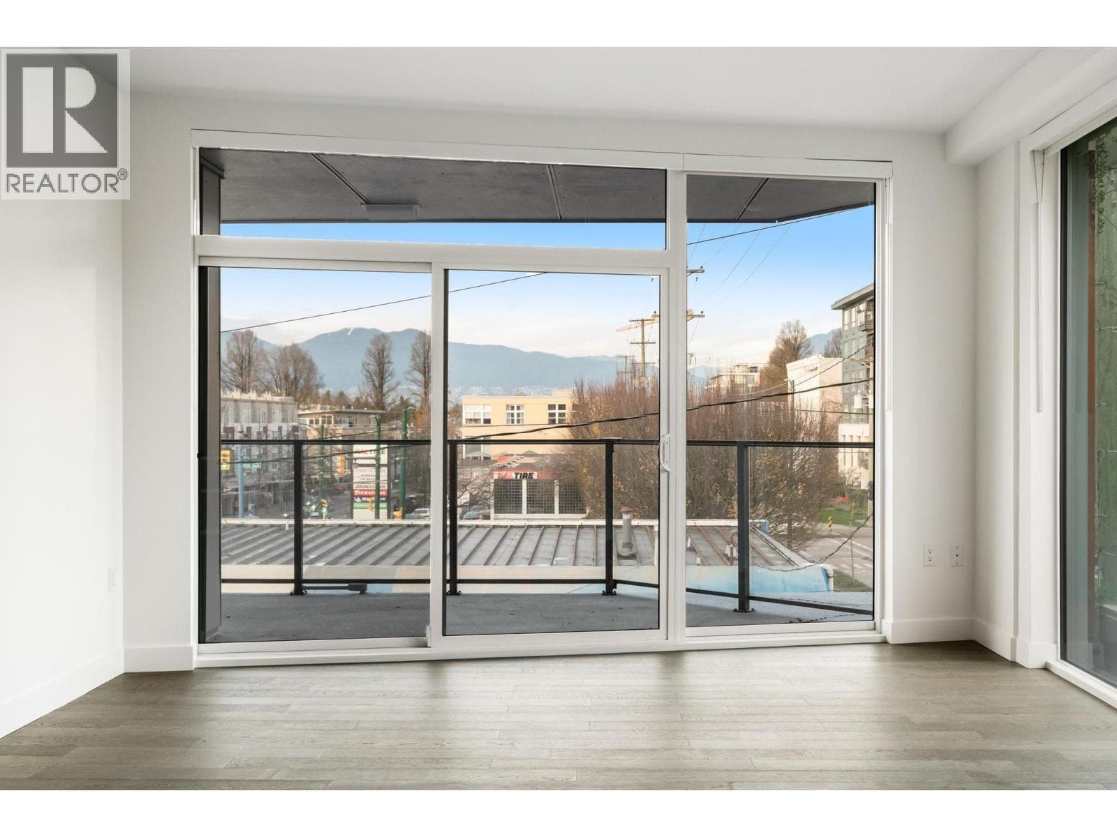 302 2888 ARBUTUS STREET photo 5