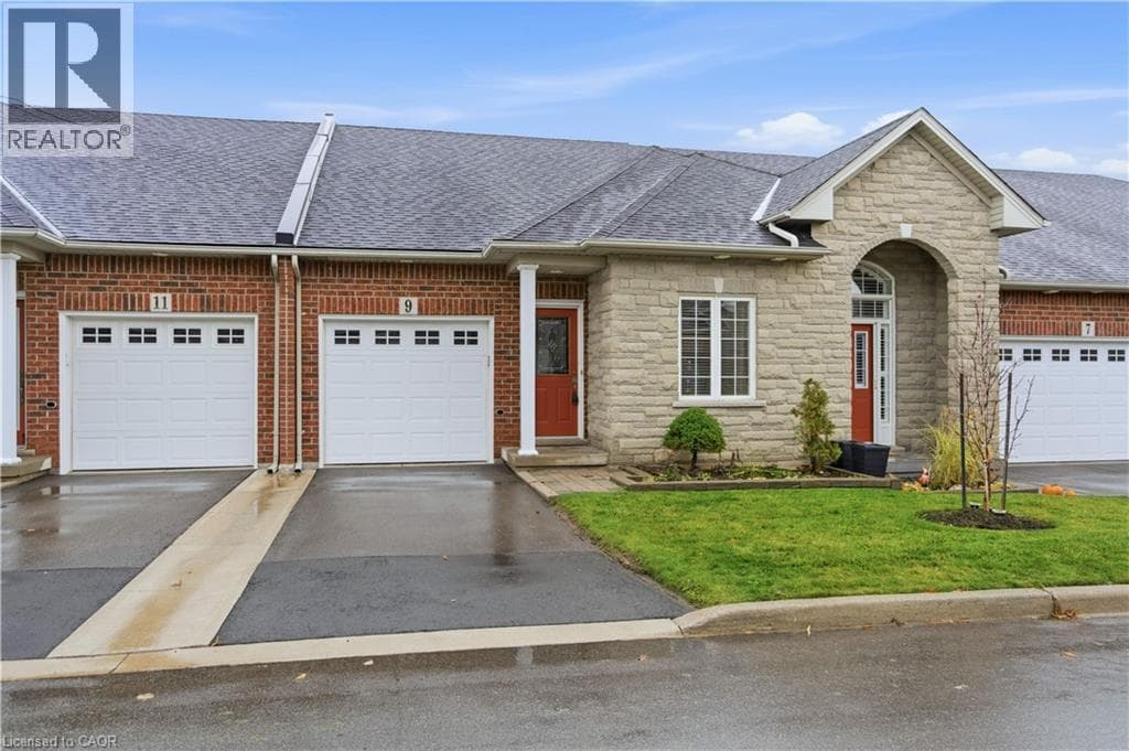 3 bed 3 bath single family at 9 MANITOULIN Trail — $699,900