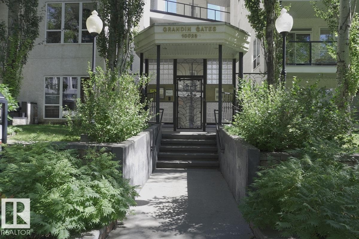 2 bed 1 bath single family at #434 10023 110 ST NW — $239,000