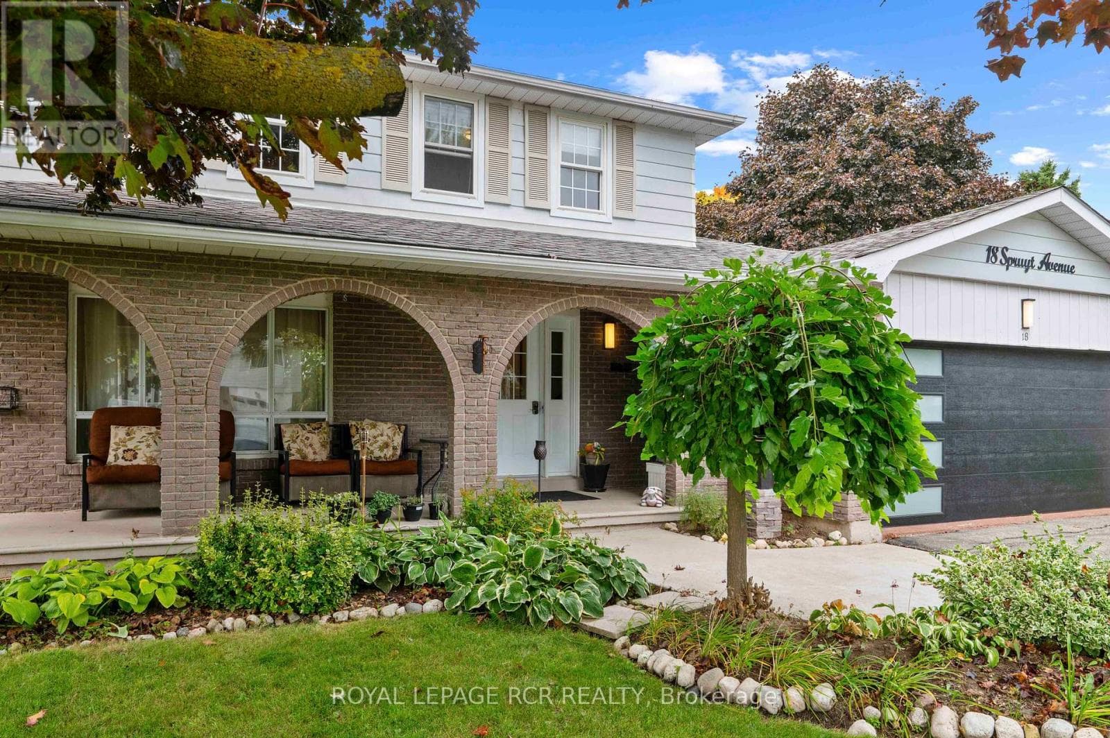 18 SPRUYT AVENUE photo 3