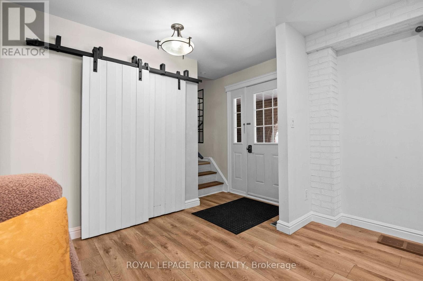 18 SPRUYT AVENUE photo 5
