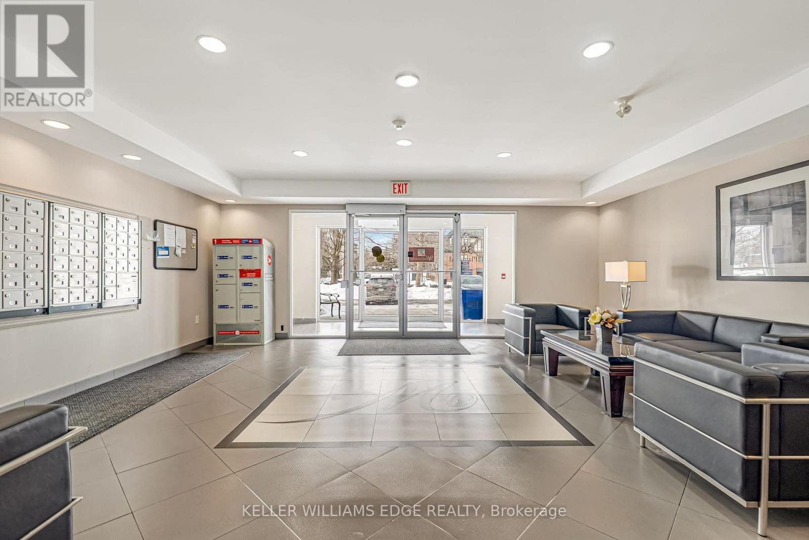 207 - 396 PLAINS ROAD E photo 4