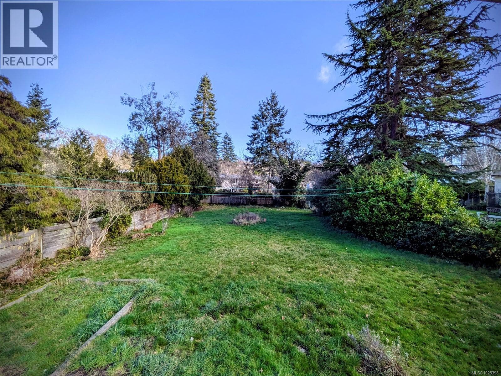 3661 Craigmillar Ave photo 4