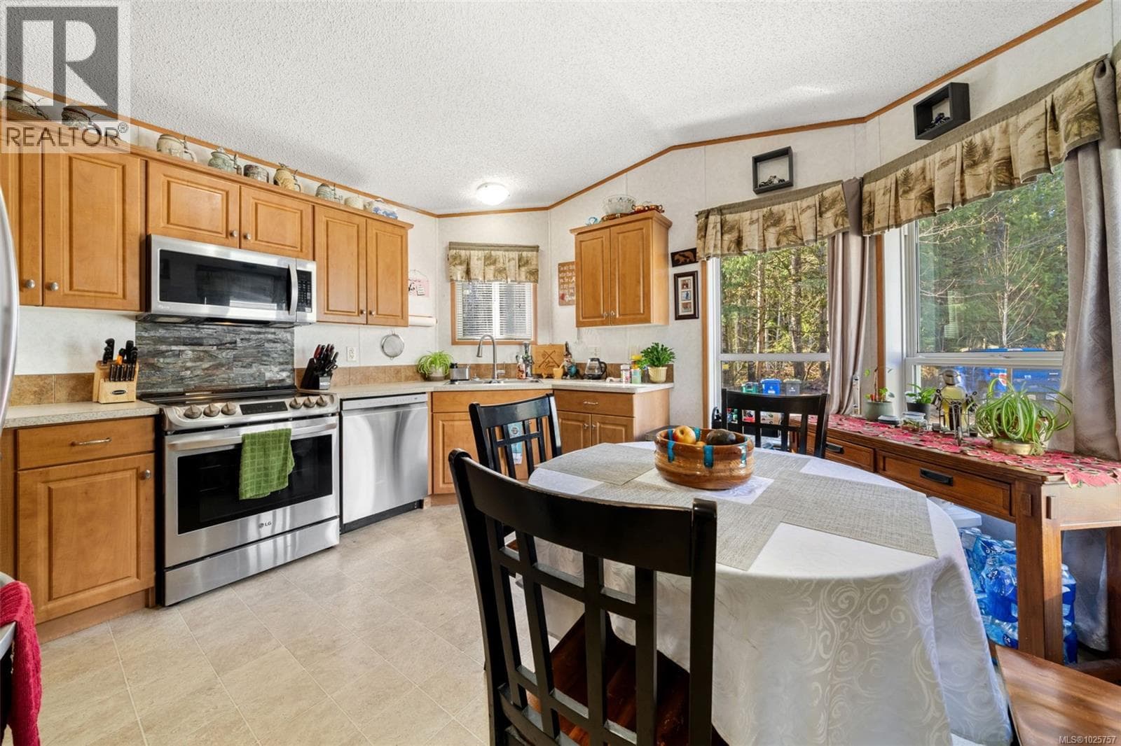 26 9041 Meades Creek Rd photo 3