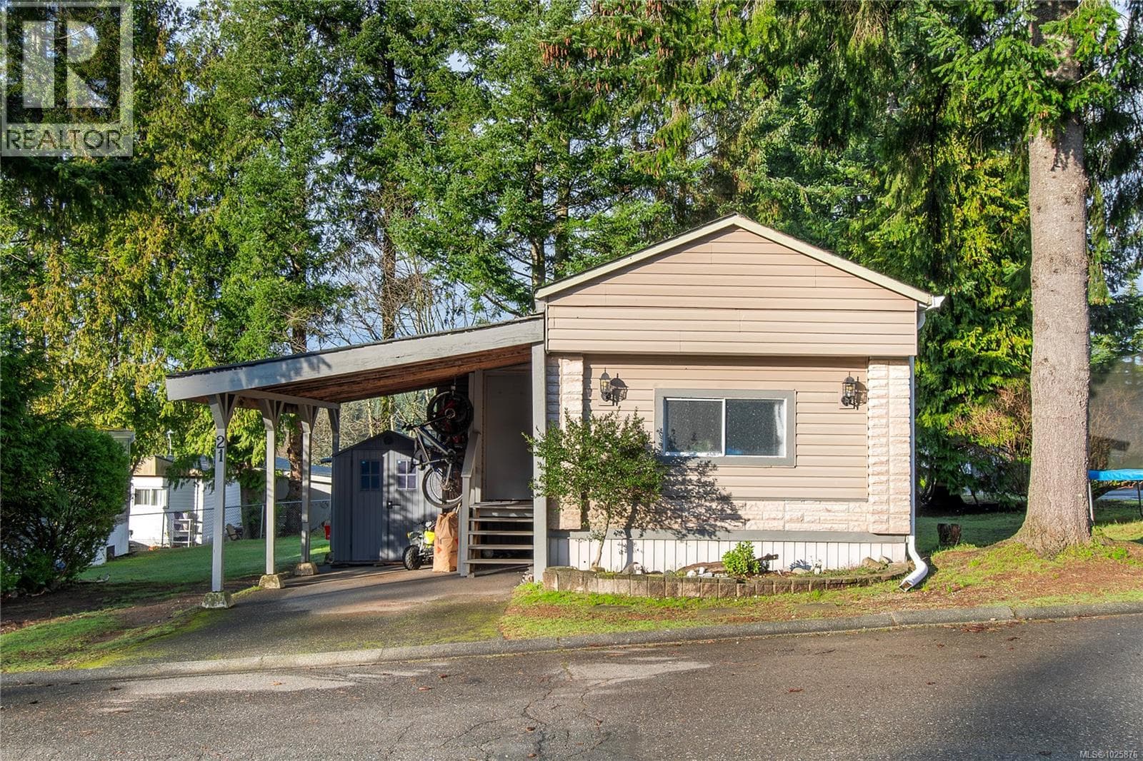 21 1160 Shellbourne Blvd photo 2