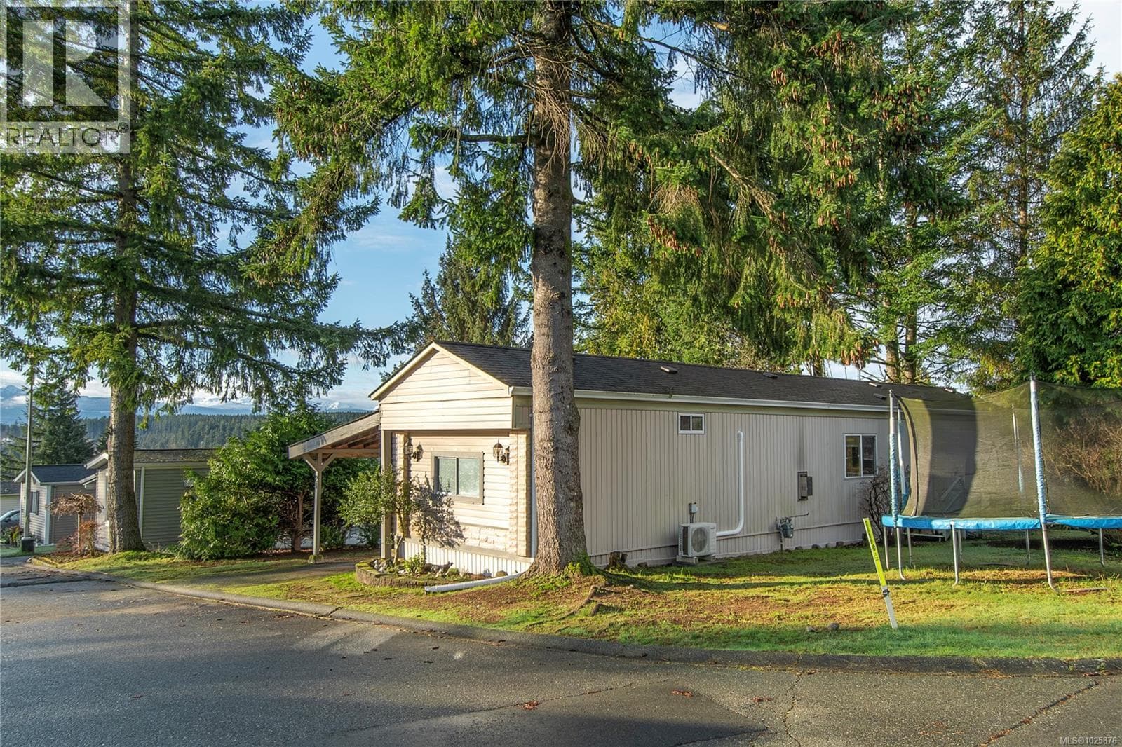 21 1160 Shellbourne Blvd photo 3