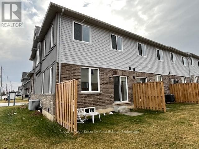 1 LINDEN PARK LANE photo 3