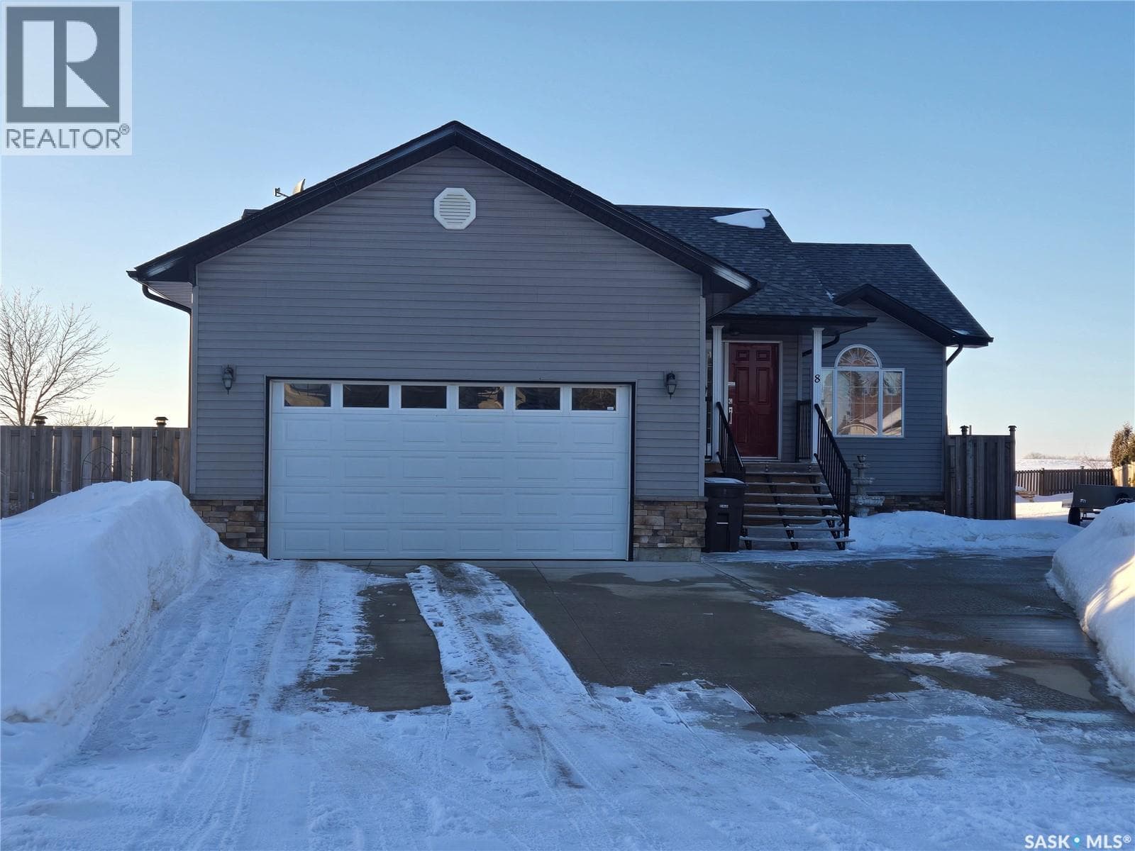 5 bed 3 bath single family at 8 Main BAY — $465,900