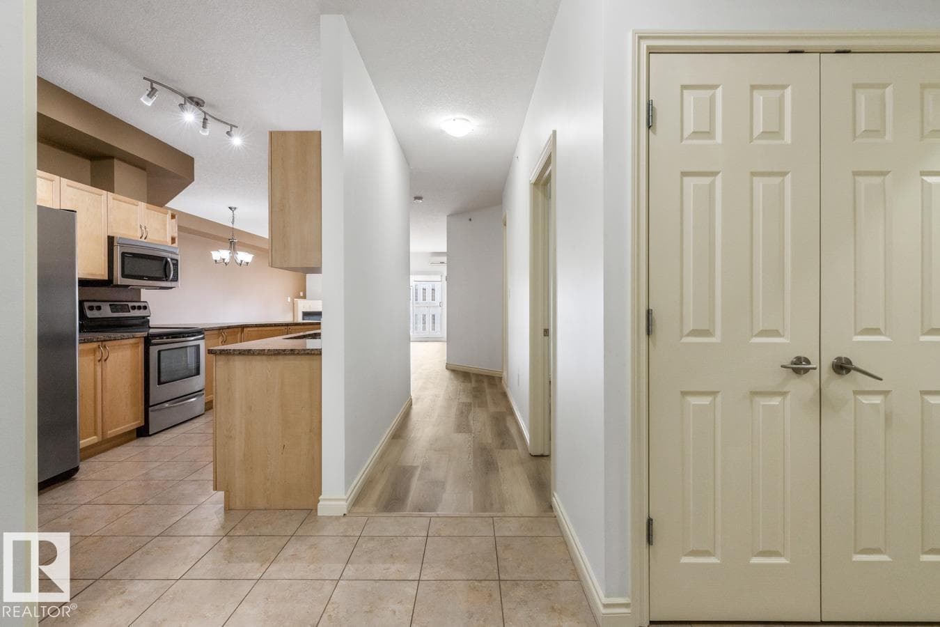 #407 5 PERRON ST — photo 3
