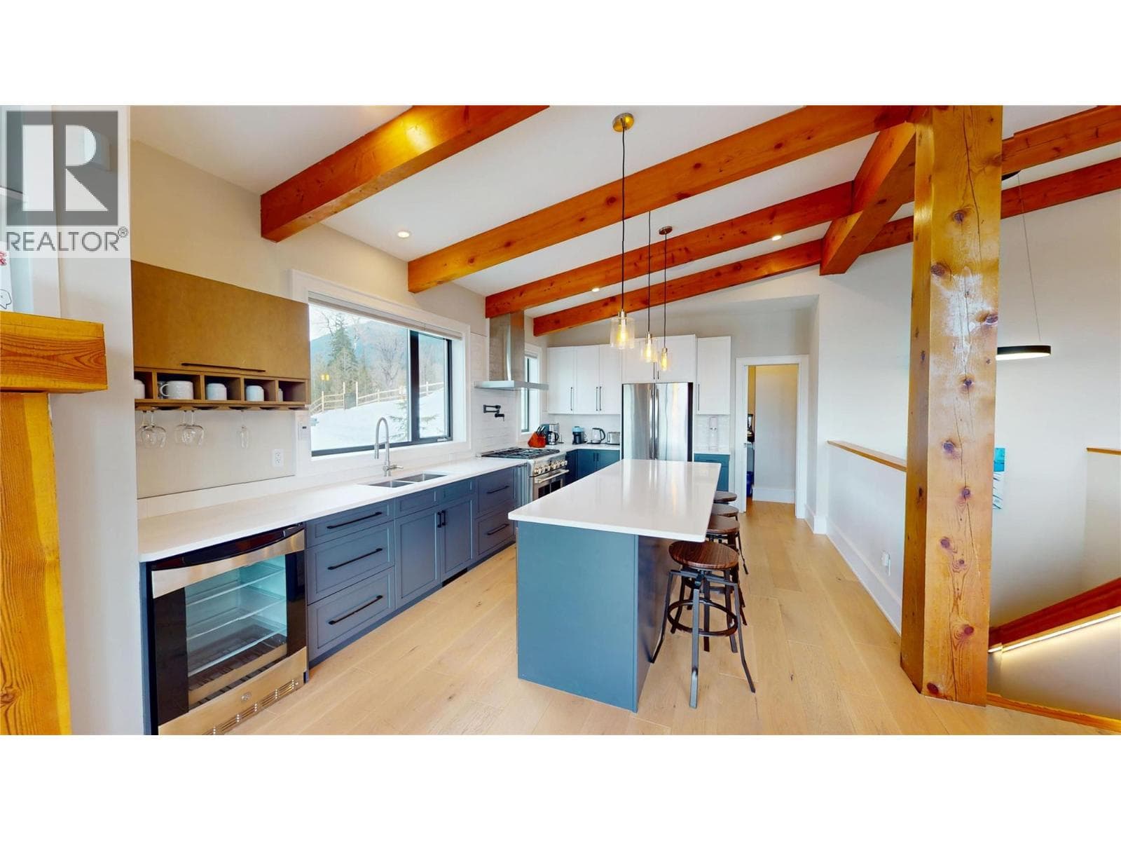 5418 Resort Drive photo 3