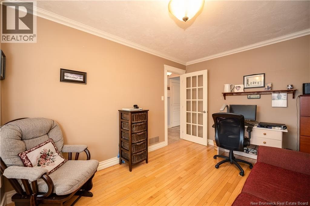 78 Colby Crescent photo 4