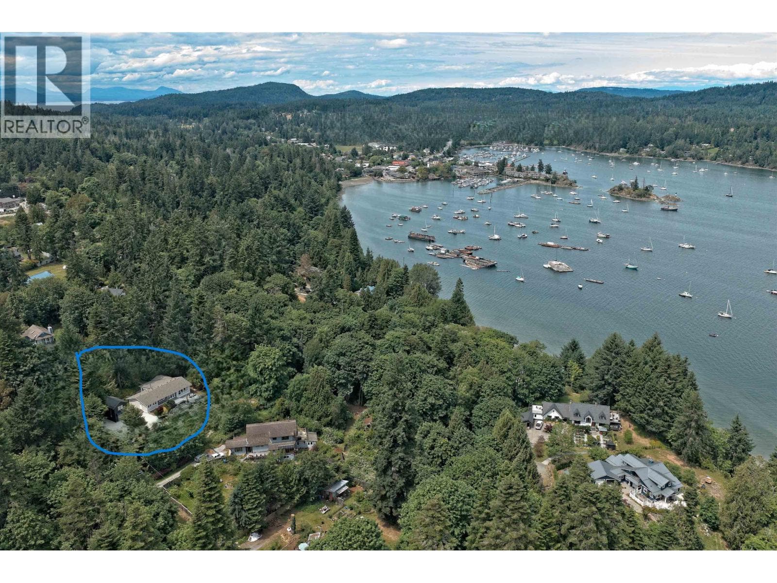 2 bed 3 bath single family at 118 DOUGLAS ROAD — $1,390,000