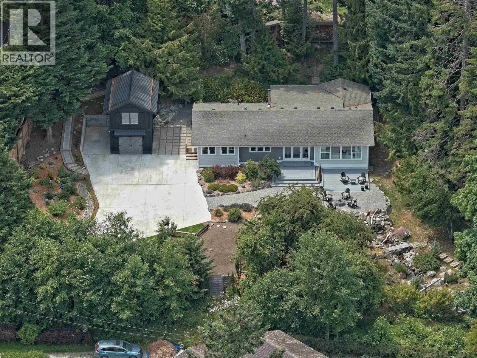 118 DOUGLAS ROAD photo 2