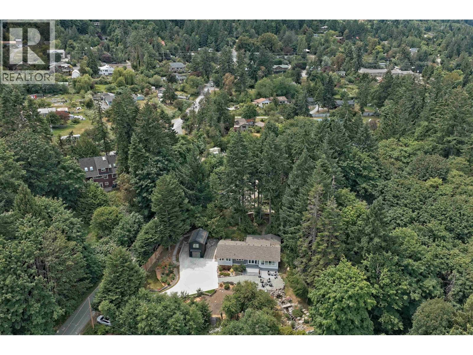 118 DOUGLAS ROAD photo 5