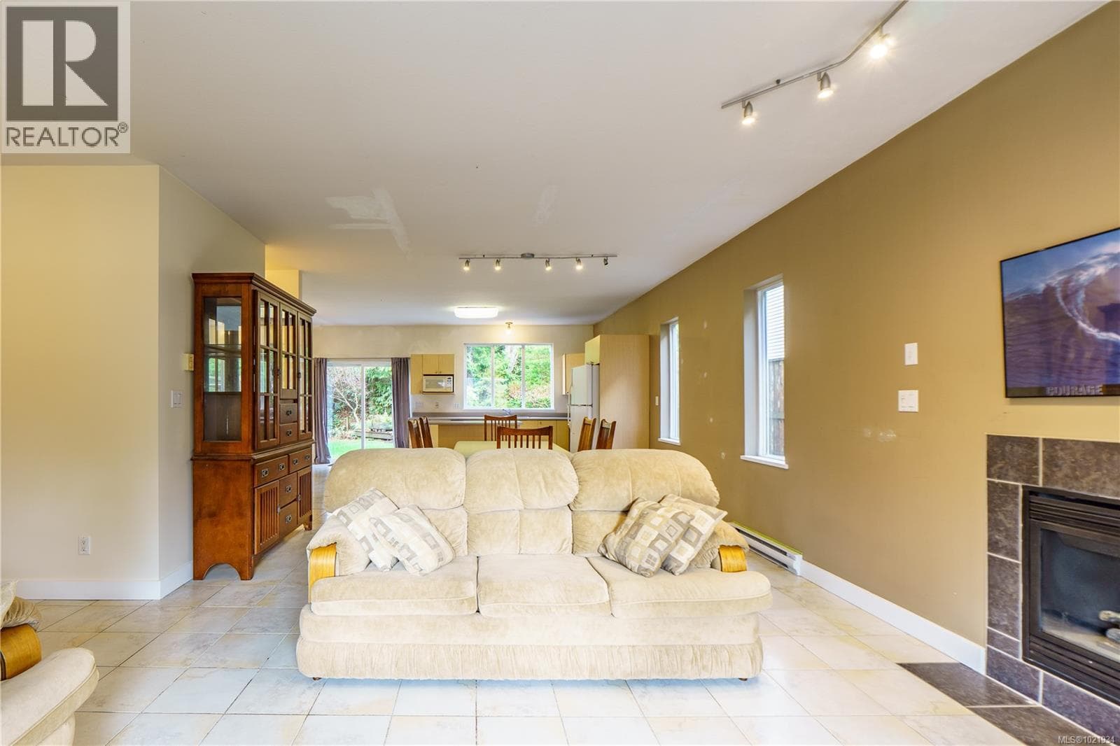 809 Ocean Park Dr photo 5