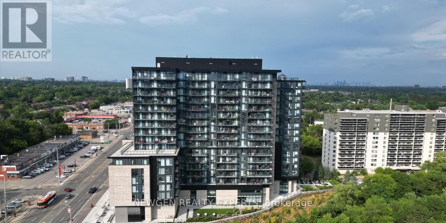 3 bed 2 bath single family at 916 - 86 DUNDAS STREET E — $598,000
