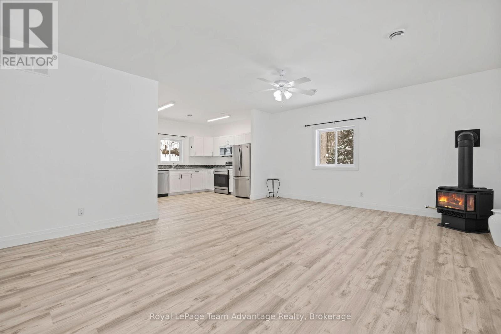 264 ALMAGUIN DRIVE photo 3