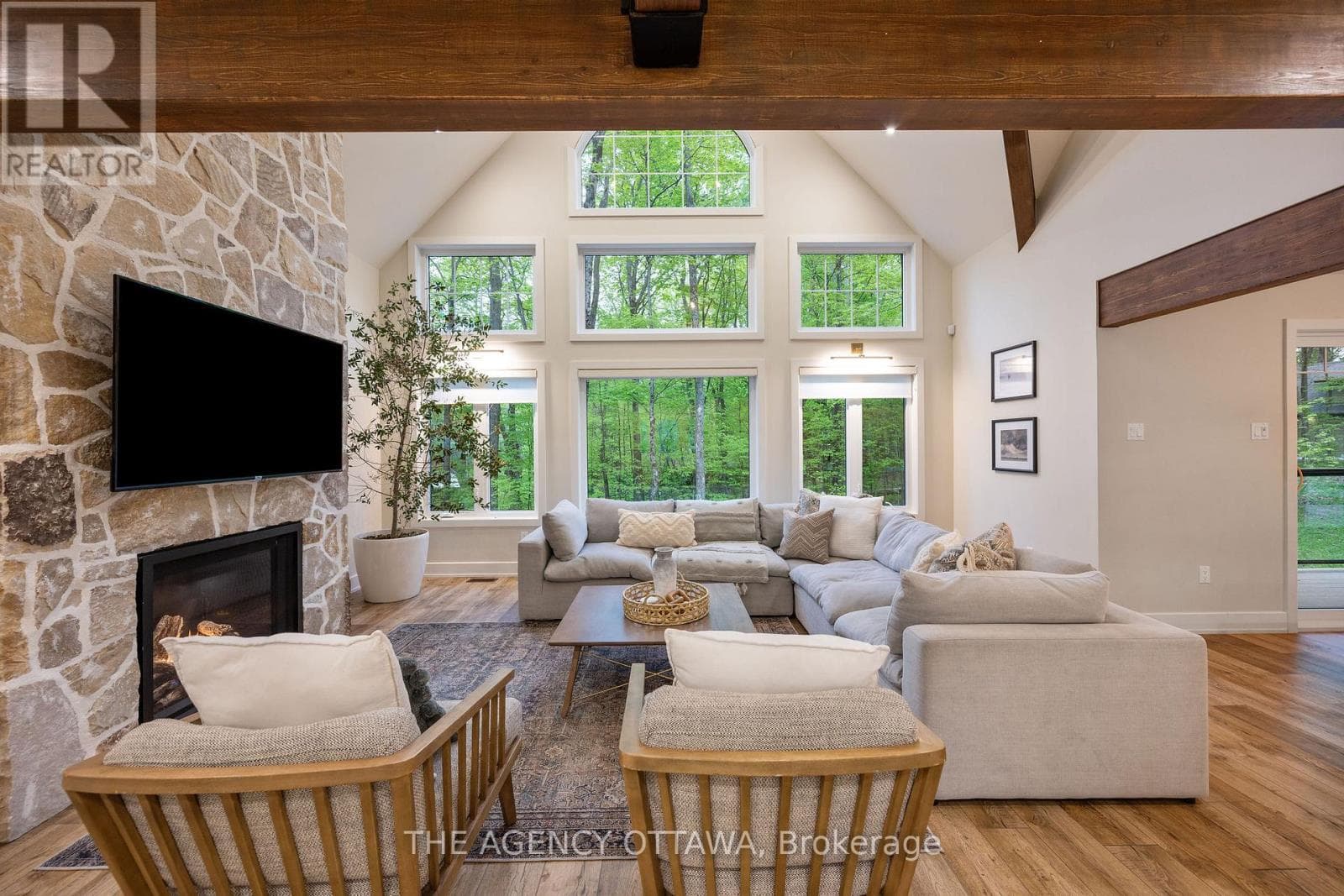 36 CRESTVIEW DRIVE photo 4