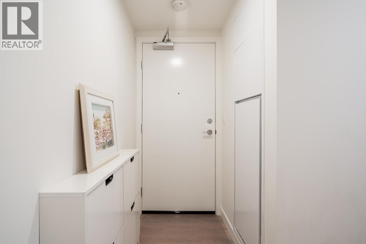 910 318 ALDERSON AVENUE photo 5