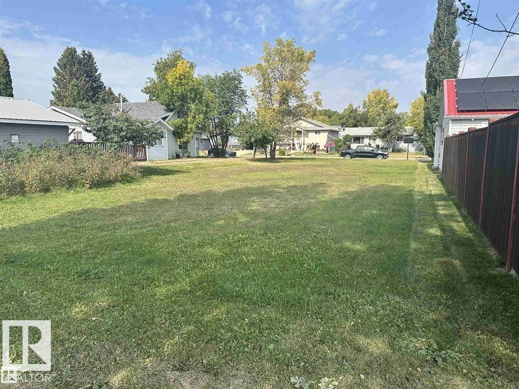 4511 54 AV