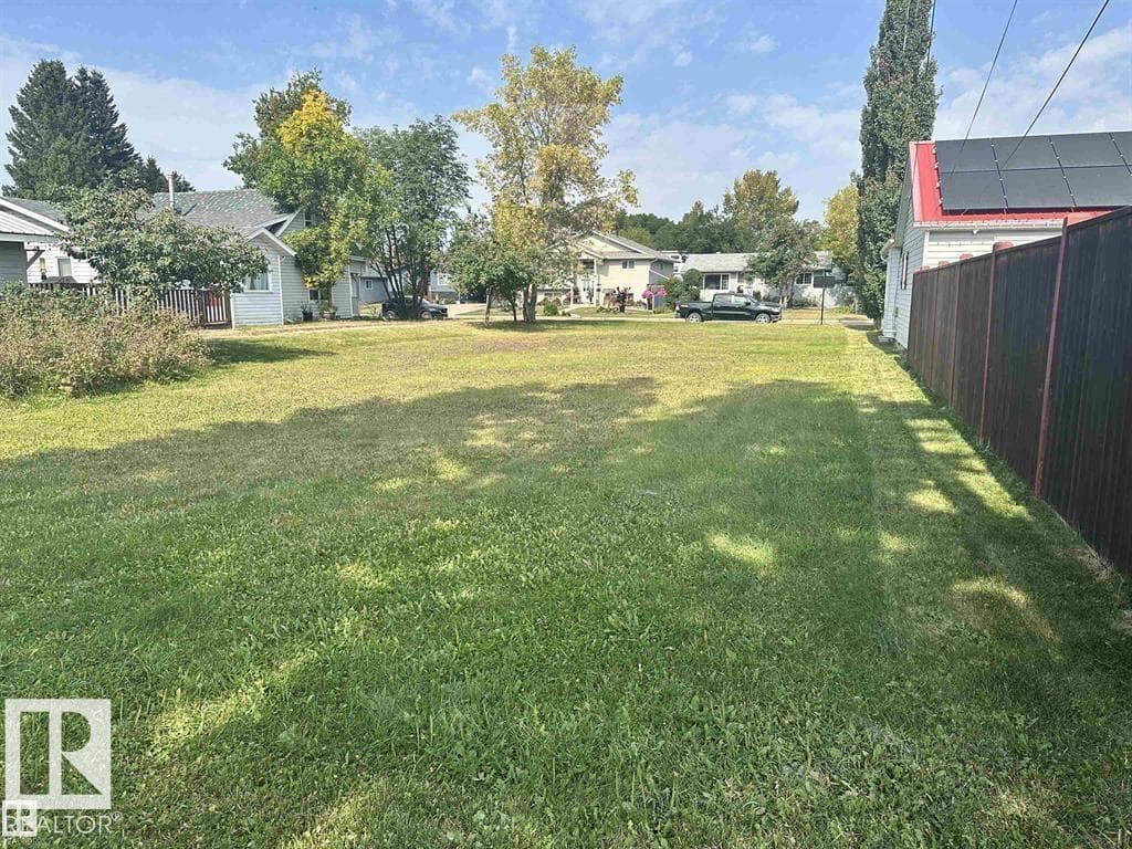 4511 54 AV — photo 2