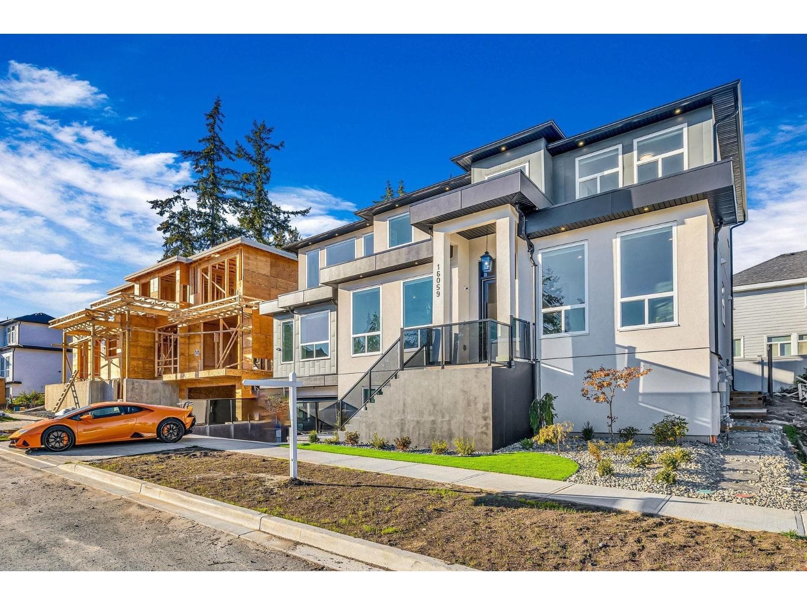 16059 9A AVENUE photo 2