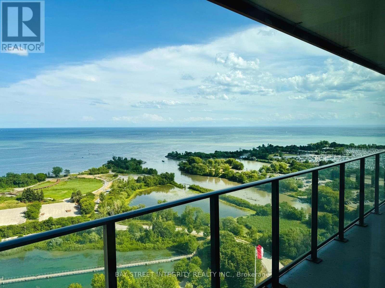2418 - 30 SHORE BREEZE DRIVE photo 5