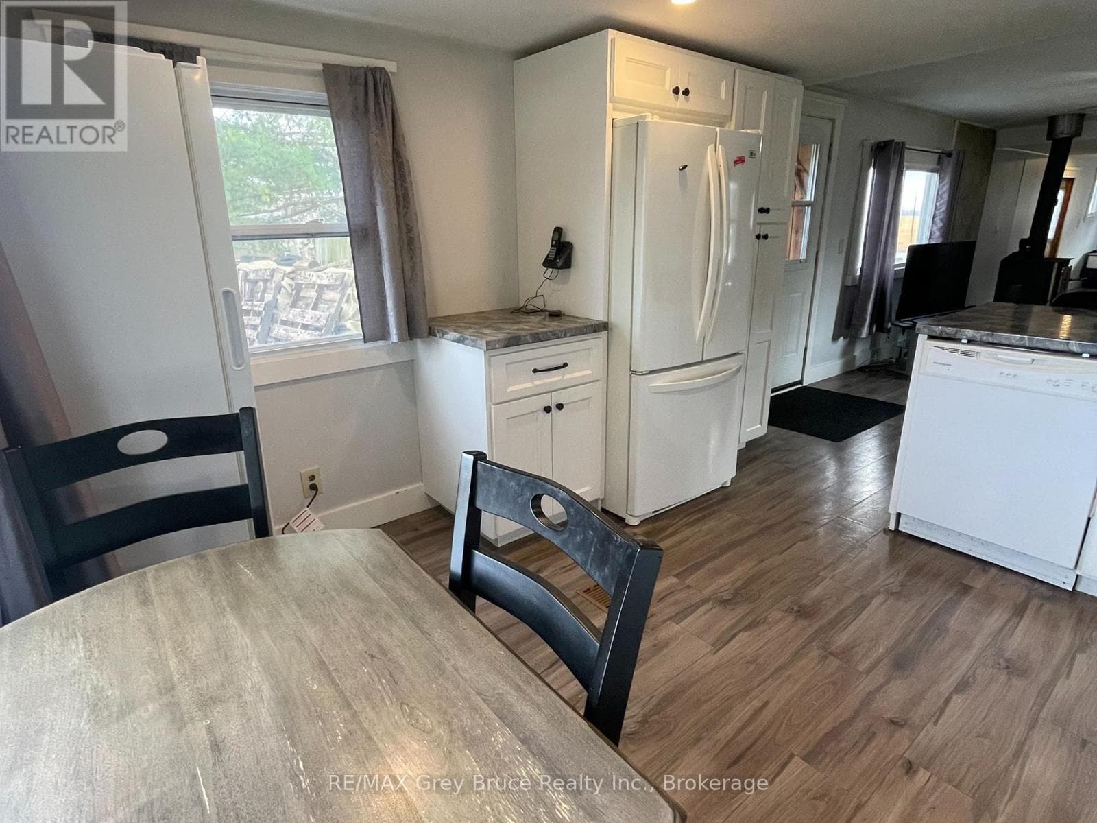 102 GRACE ST photo 5