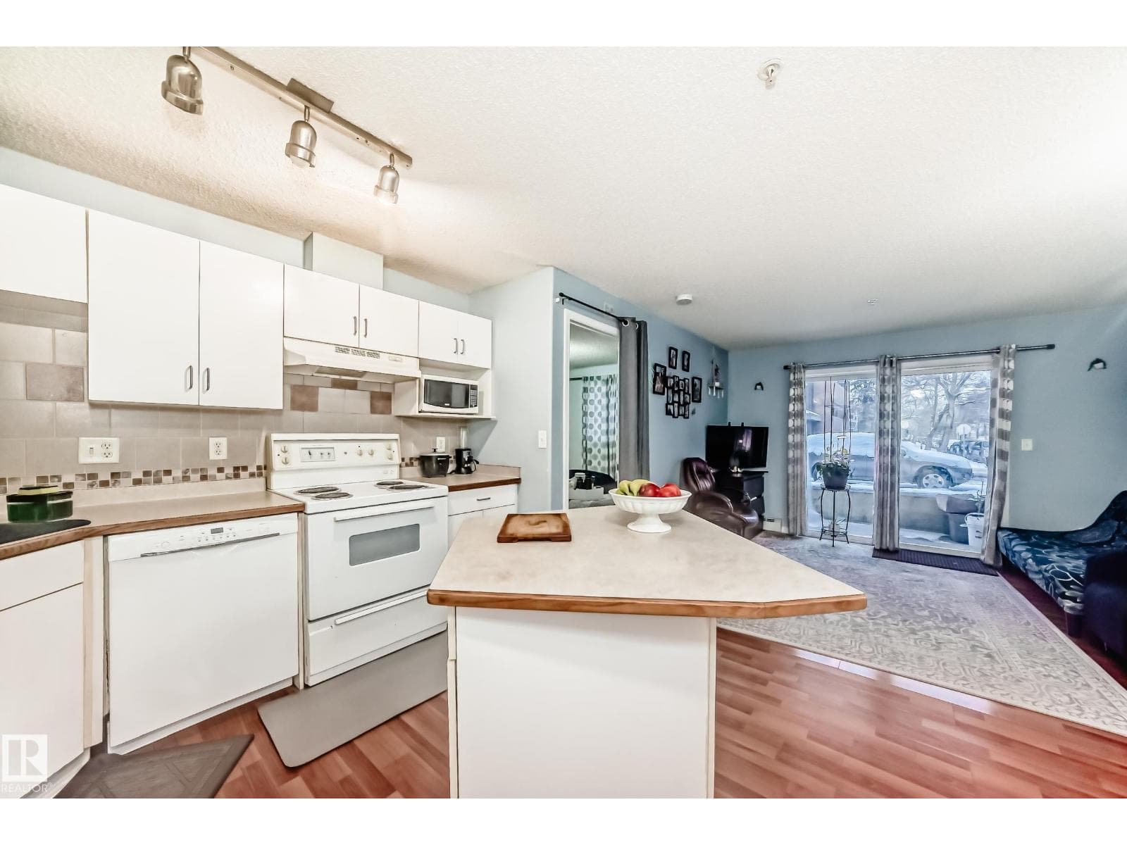 #108 10535 122 ST NW photo 8