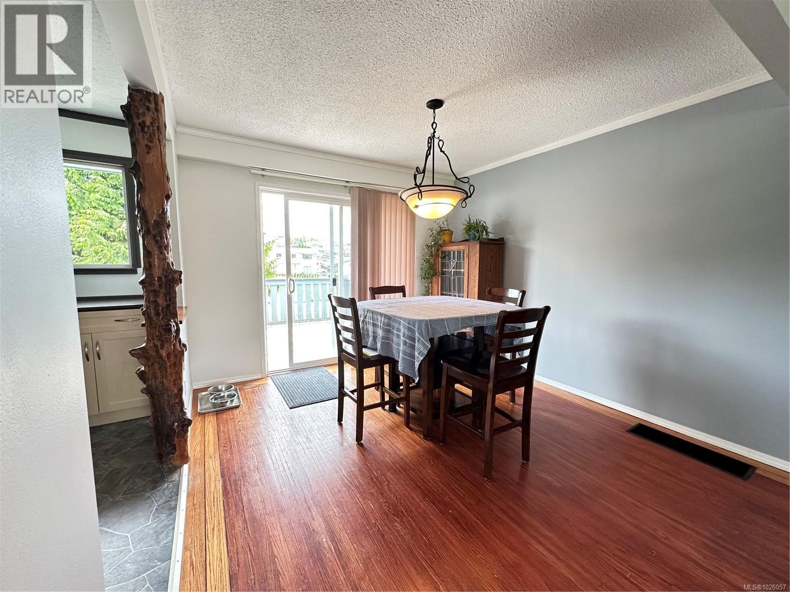 2365 Catala Pl photo 4