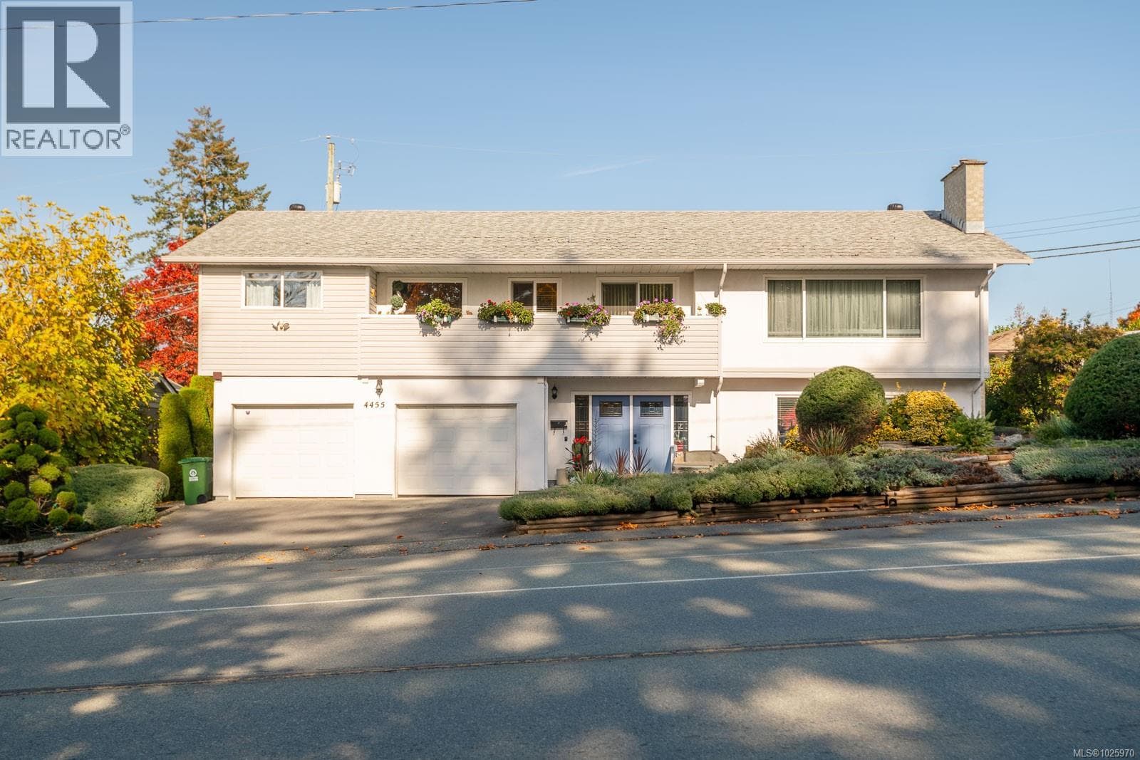 4455 Roger St photo 3