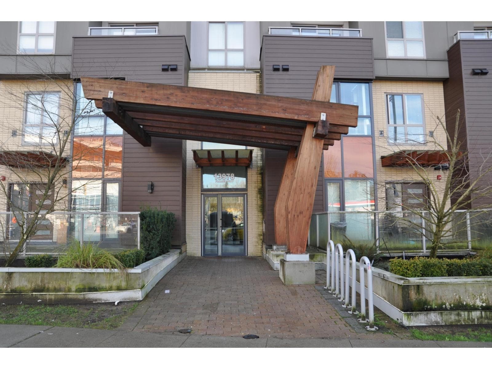 1 bed 1 bath single family at 506 13978 FRASER HIGHWAY — $369,000