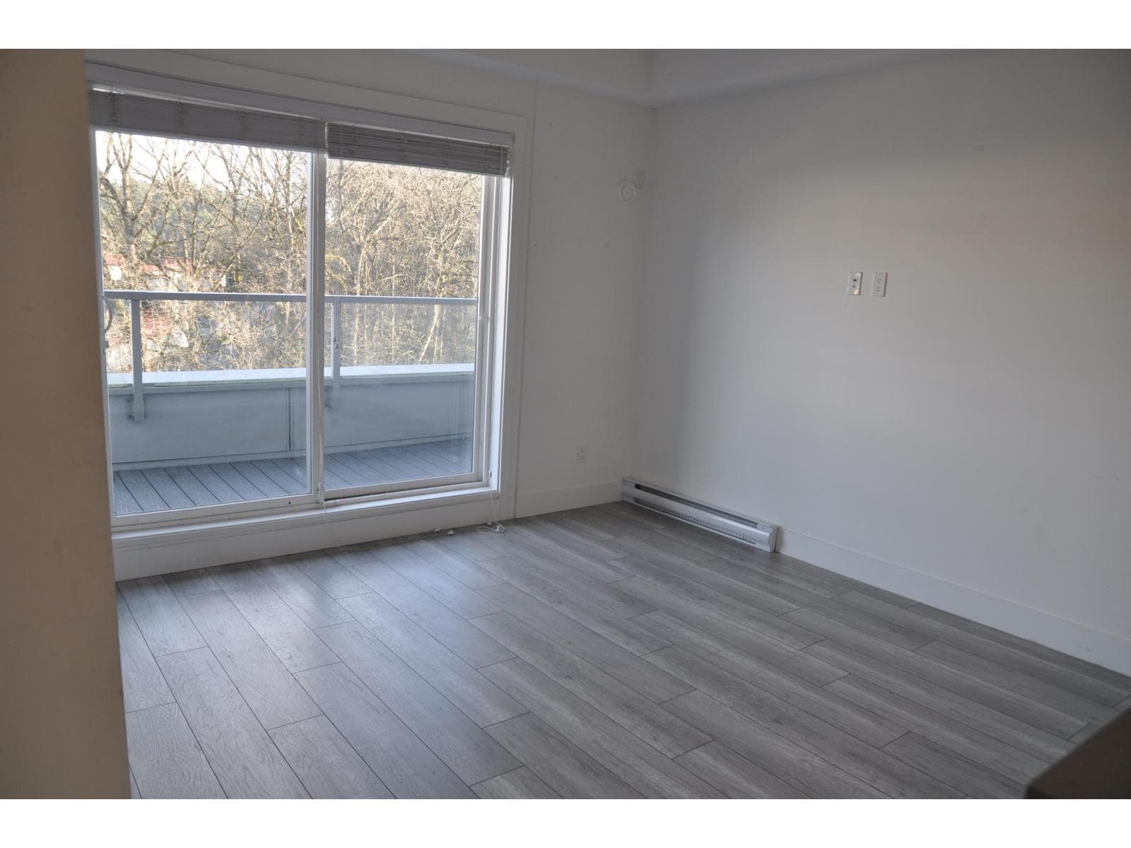 506 13978 FRASER HIGHWAY photo 3