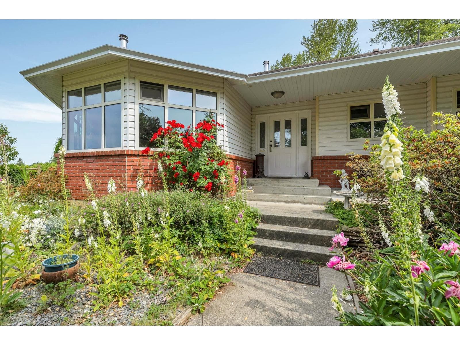 33470 IHLES AVENUE photo 4