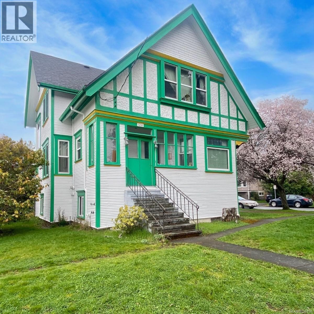 6 bed 3 bath single family at 1250 Fairfield Rd — $1,199,000