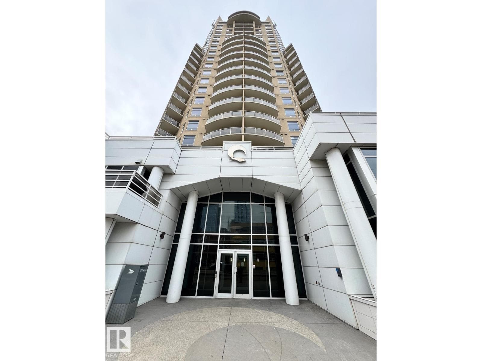 #1804 10388 105 ST NW