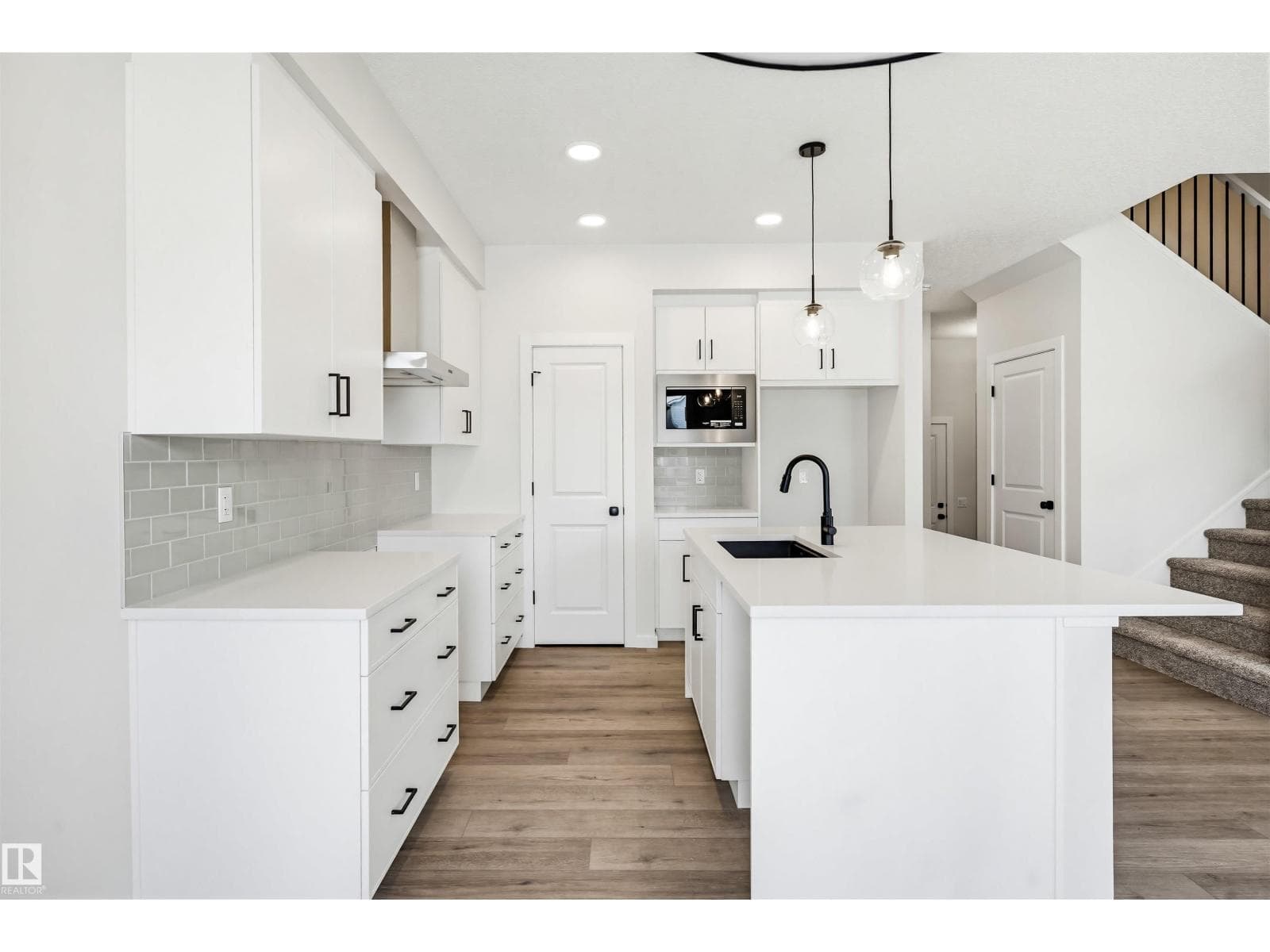 17351 3 ST NW photo 4