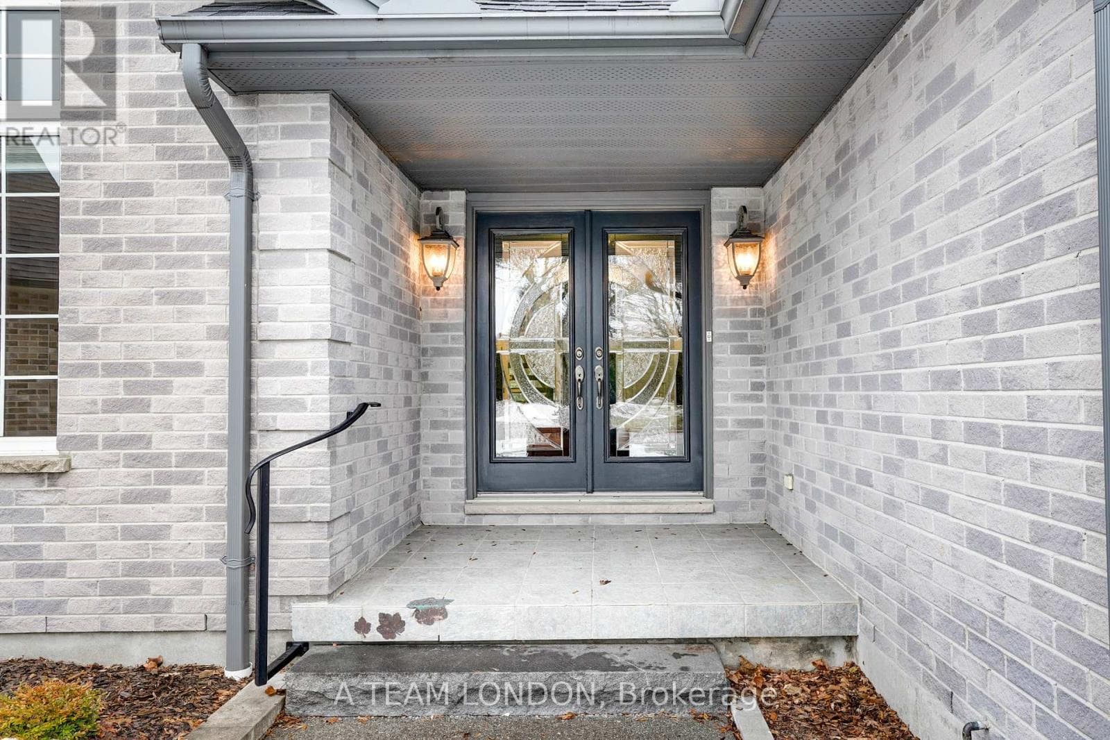 15 BAYSIDE COURT photo 3