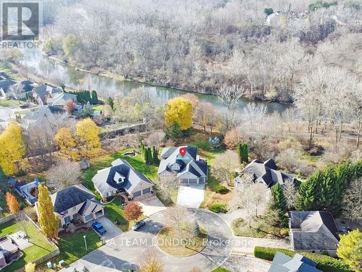 15 BAYSIDE COURT photo 2