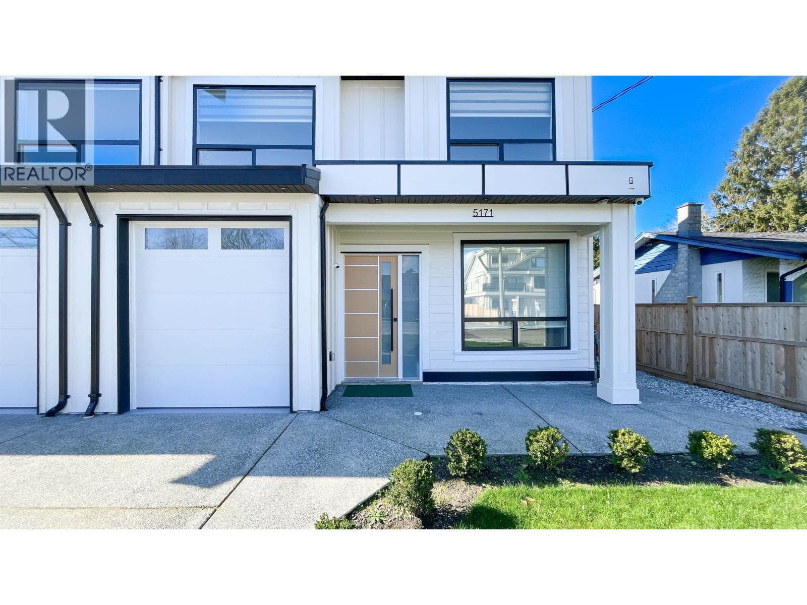 5171 57 STREET photo 2