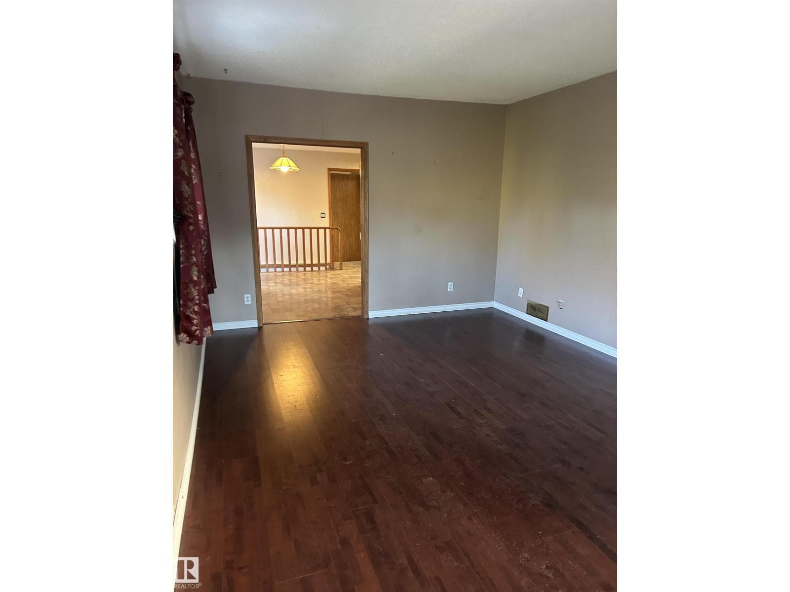 11243 125 Street NW photo 4