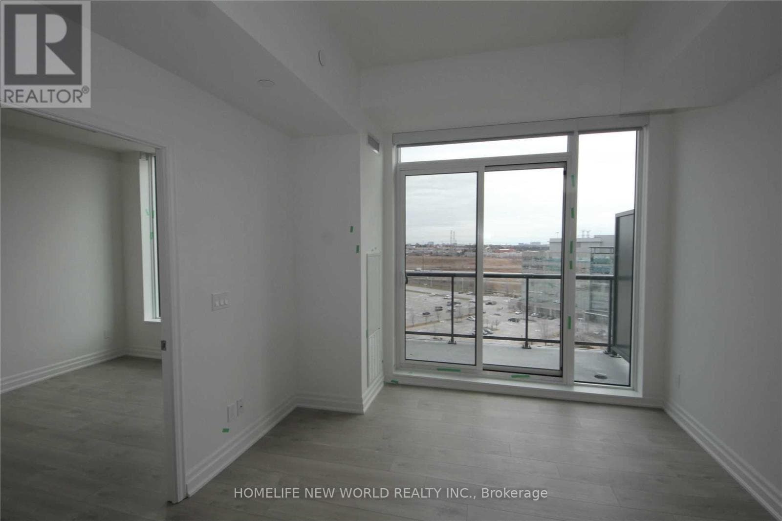 1210B - 8 ROUGE VALLEY DRIVE W photo 2