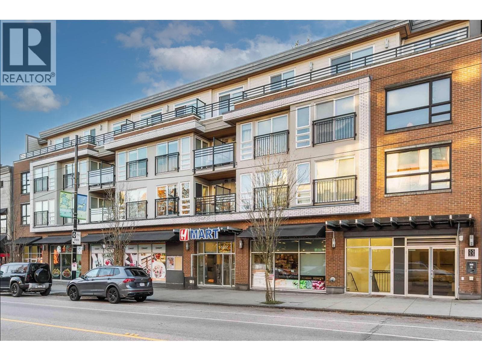 3 bed 2 bath single family at PH7 5555 DUNBAR STREET — $1,324,000