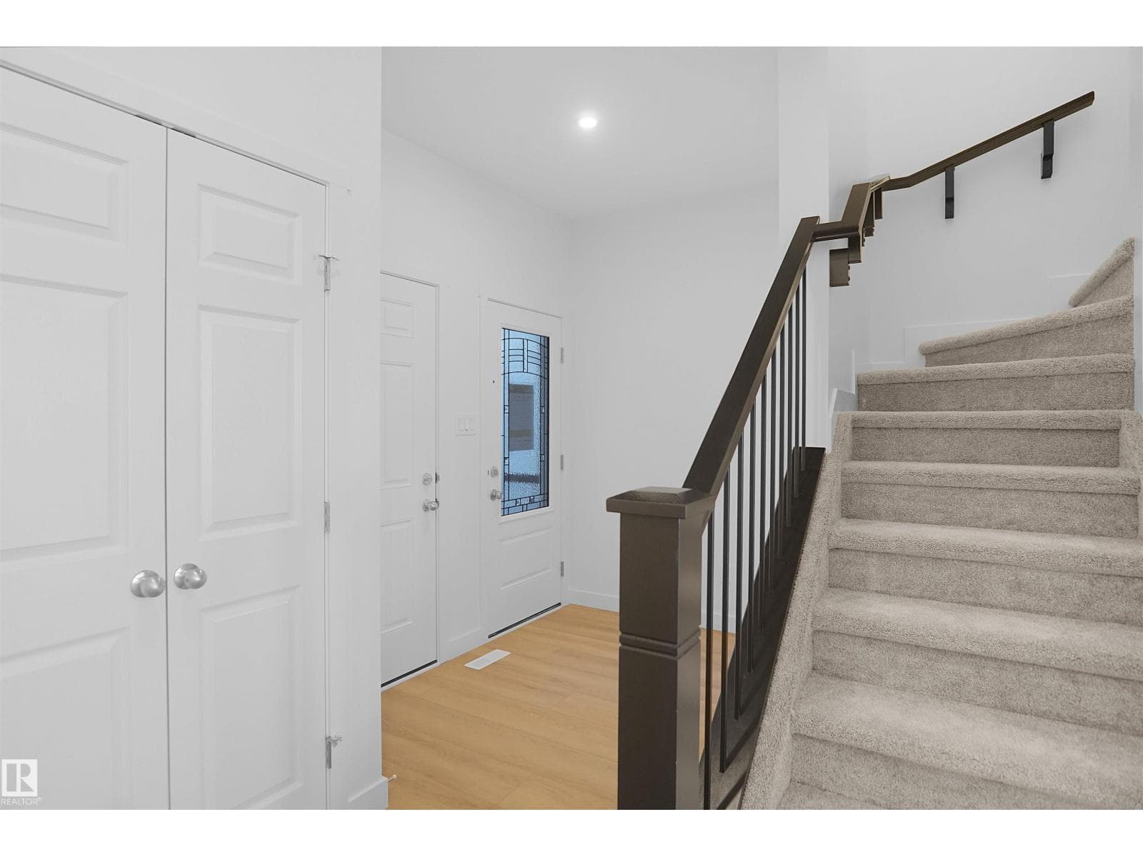 2128 210 ST NW photo 3