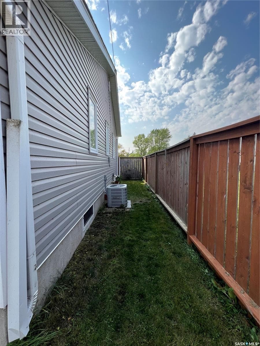 809 Lalonde STREET — photo 2
