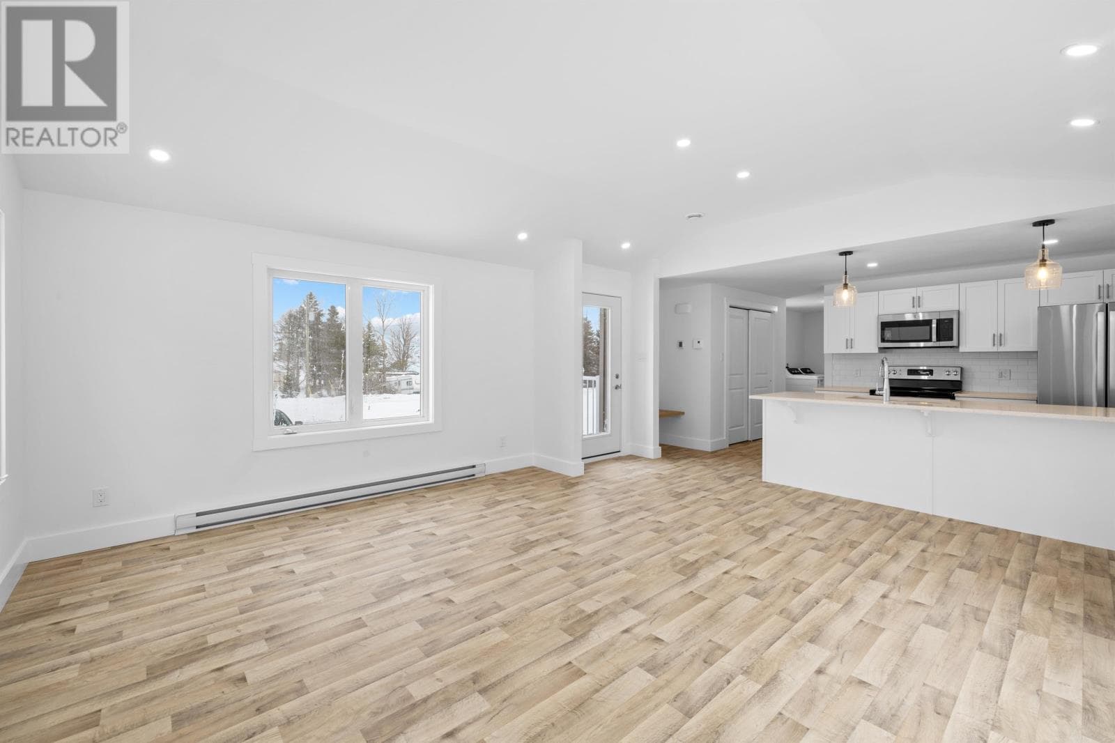 386 BUELL Road photo 3