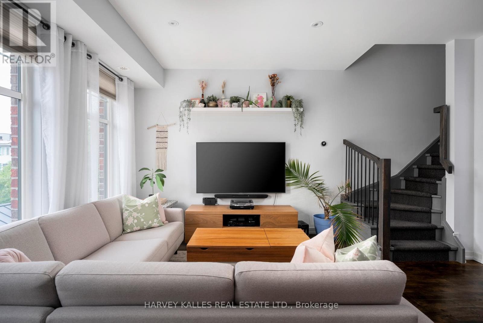 3 bed 3 bath single family at 45 - 140 BROADVIEW AVENUE — $1,180,000