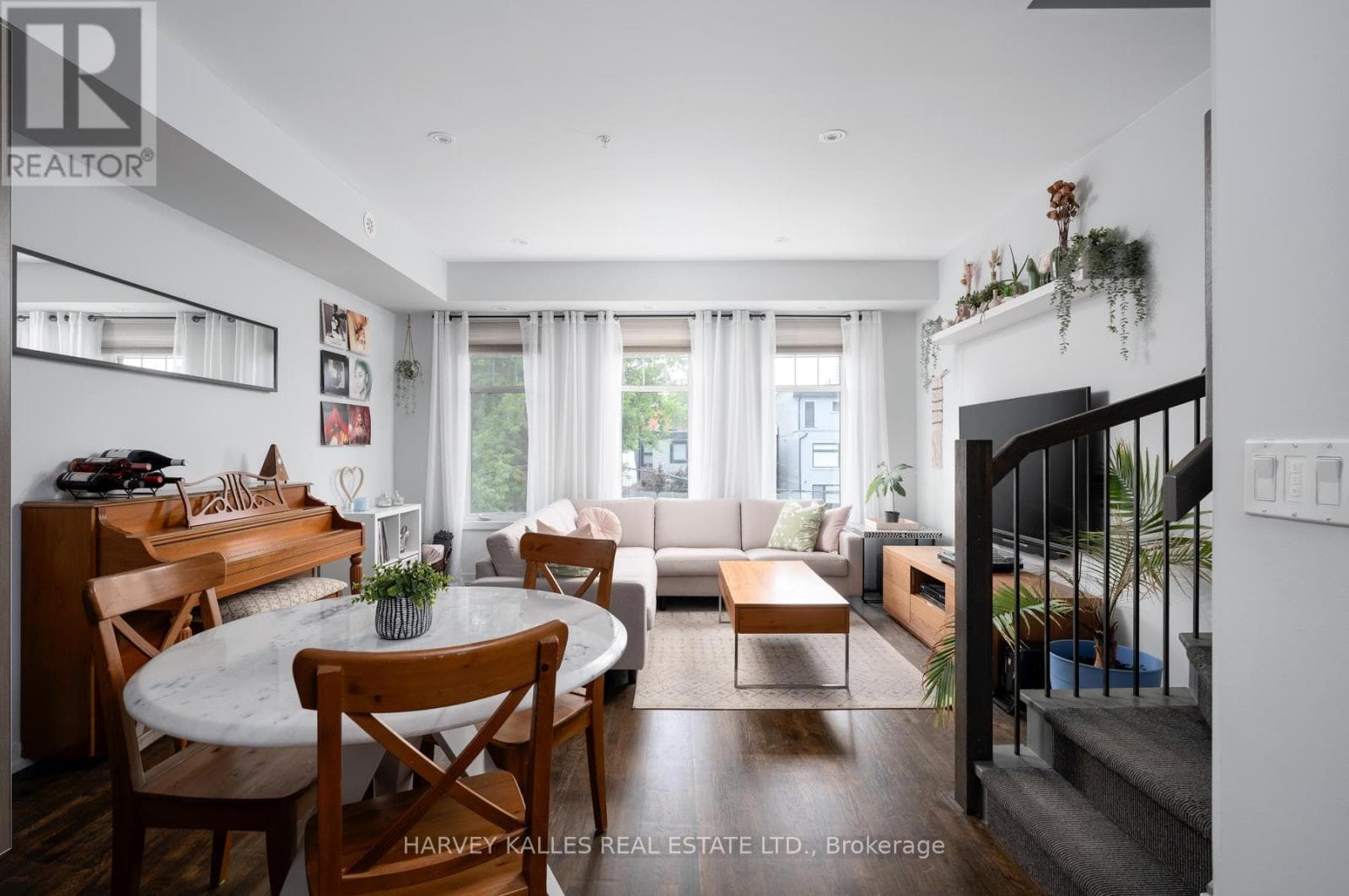 45 - 140 BROADVIEW AVENUE photo 2