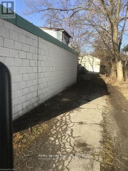 4541 CRYSLER AVENUE photo 5