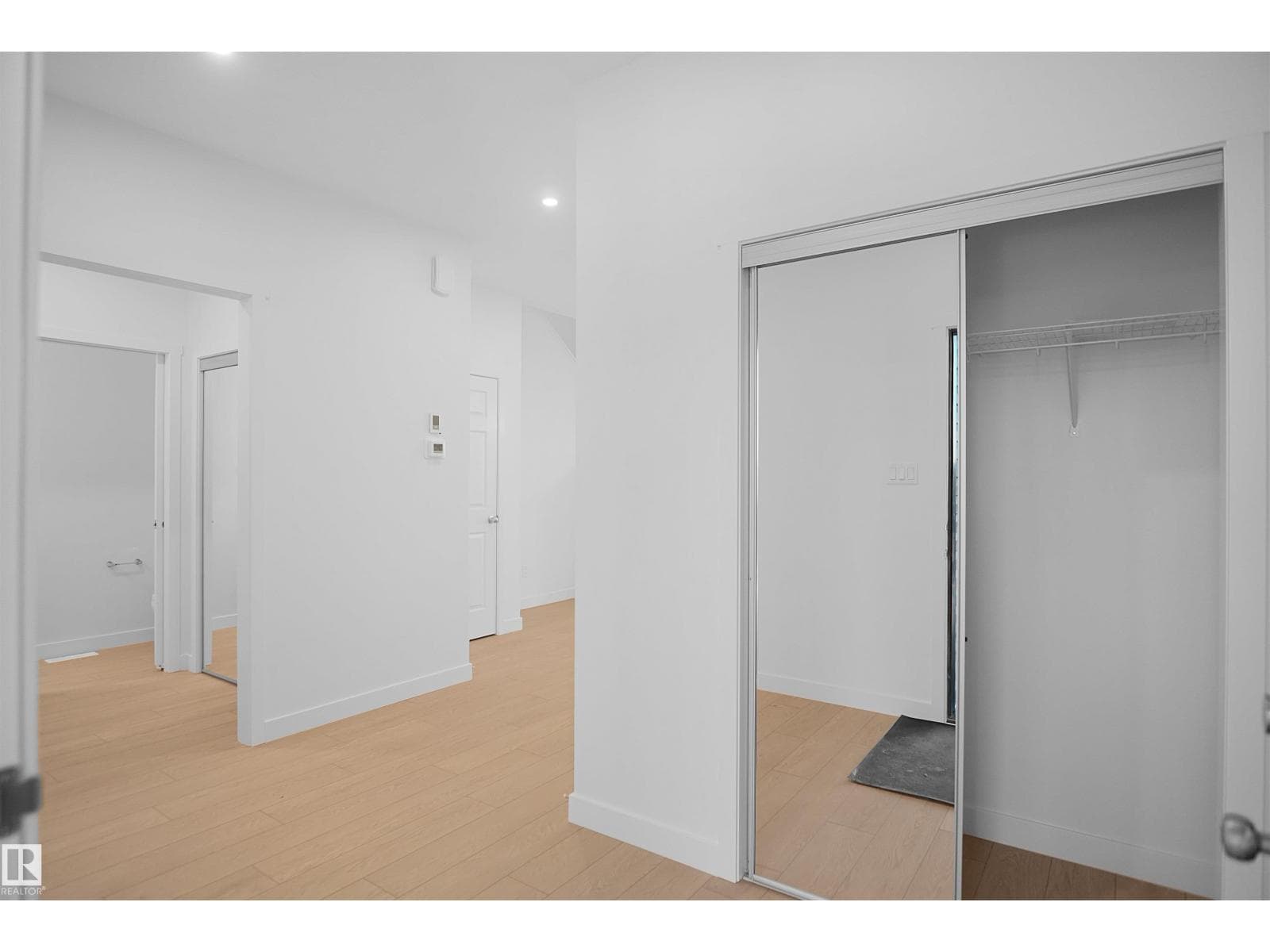20940 16 AV NW photo 4